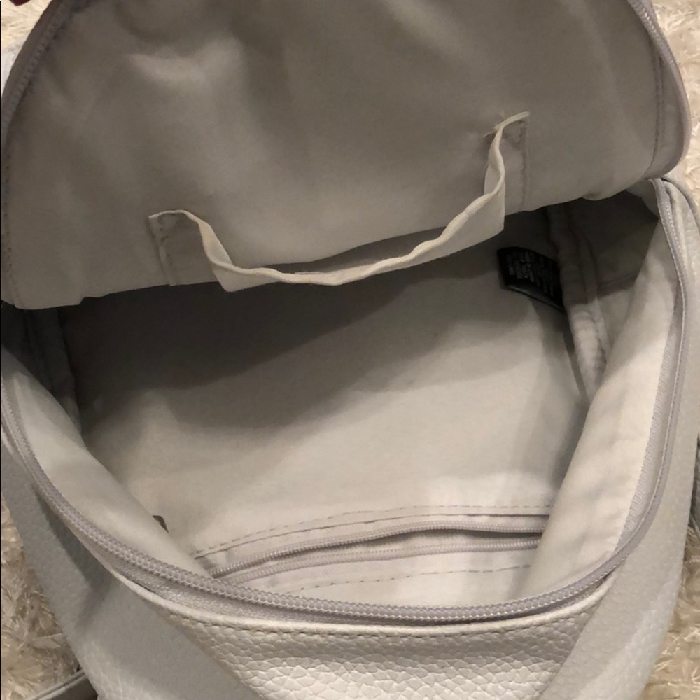 White backpack - Picture 5 of 5